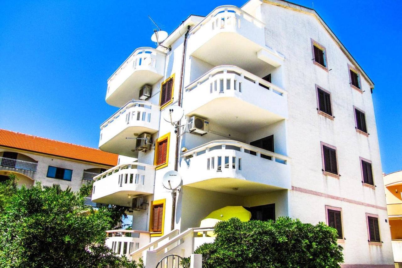 Apartments Hope Новалья Экстерьер фото