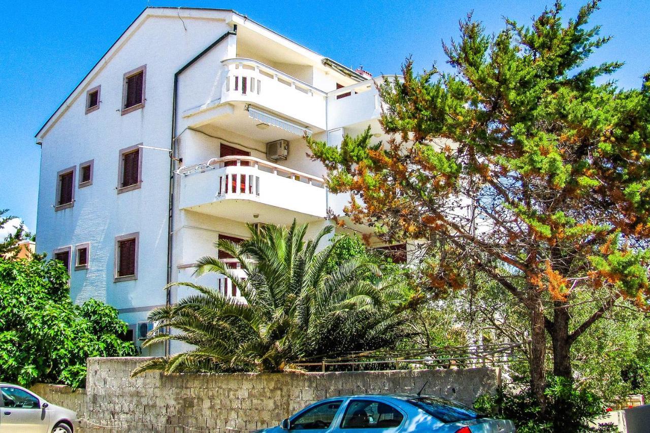 Apartments Hope Новалья Экстерьер фото