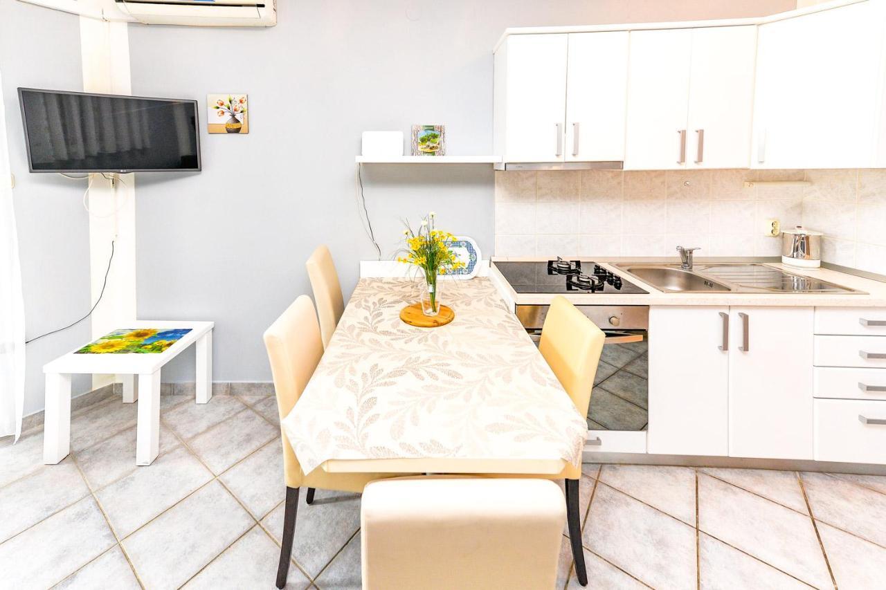 Apartments Hope Новалья Экстерьер фото